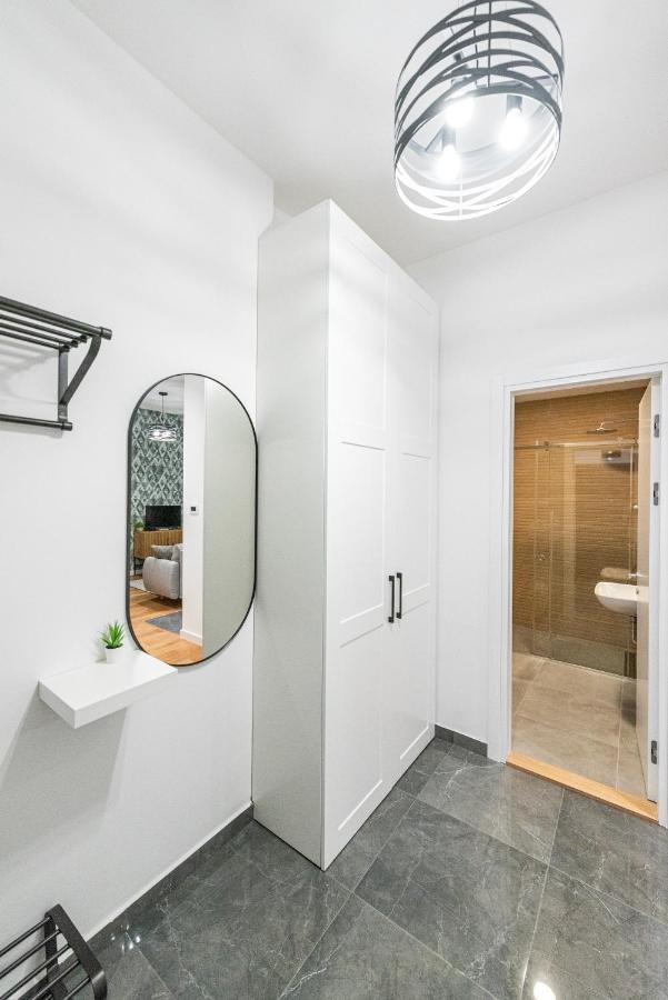 Vertigo One Bedroom Apartment-Free Private Parking Novi Sad Eksteriør billede