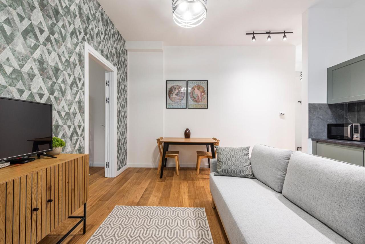 Vertigo One Bedroom Apartment-Free Private Parking Novi Sad Eksteriør billede
