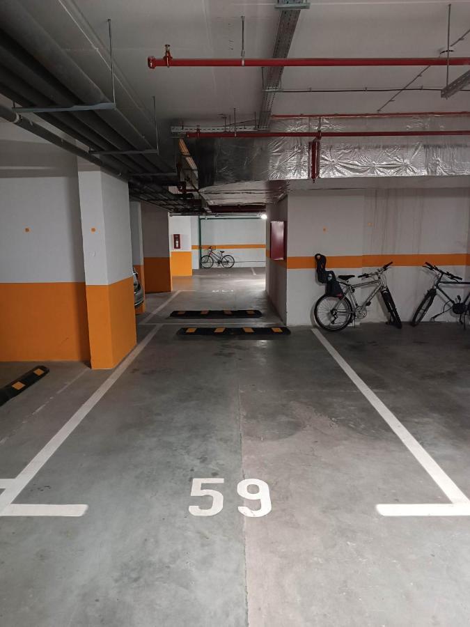 Vertigo One Bedroom Apartment-Free Private Parking Novi Sad Eksteriør billede